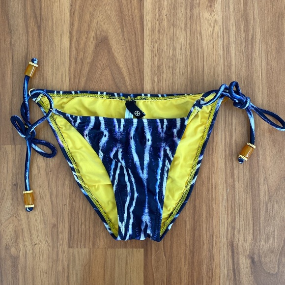 ❤️ Vix Swimwear String Bikini Set NWOT - Picture 10 of 11